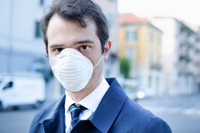 沉默的呼吸 防毒面具下的都市肖像